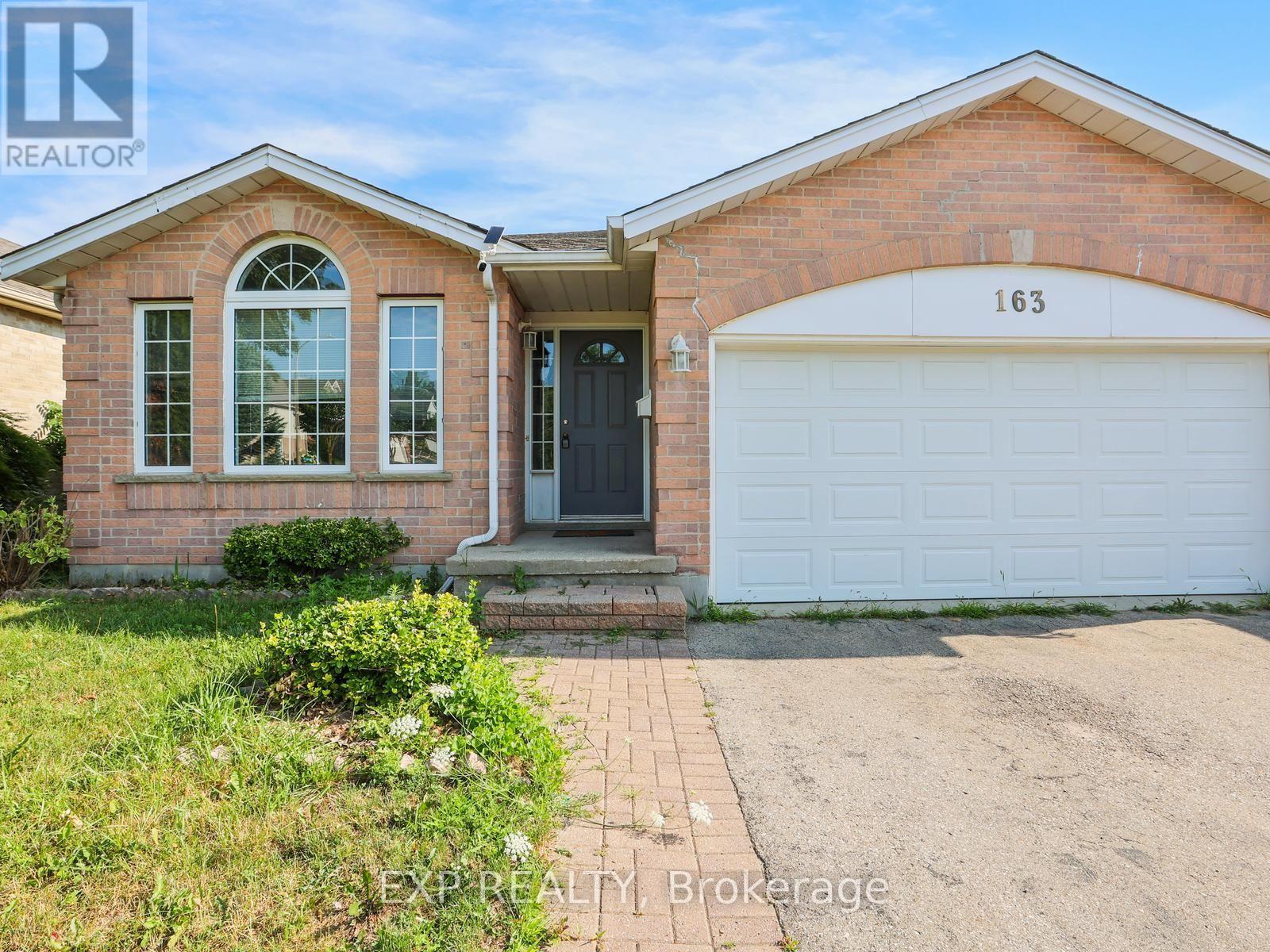 163 Daimler Drive, Kitchener, Ontario  N2A 4C7 - Photo 2 - X13615176