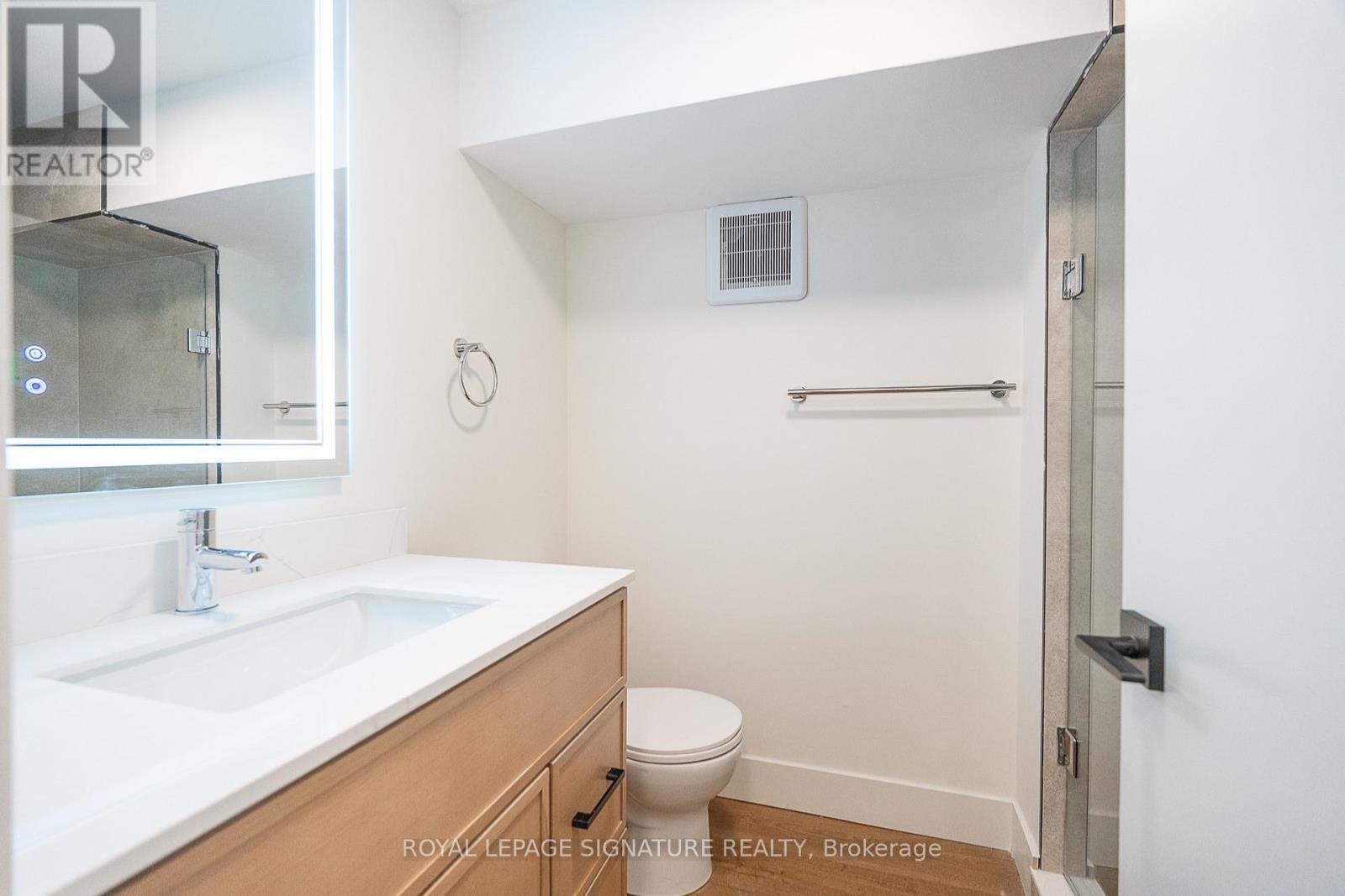 2 - 7 Earnscliffe Road, Toronto, Ontario  M6E 1J4 - Photo 7 - C13615214