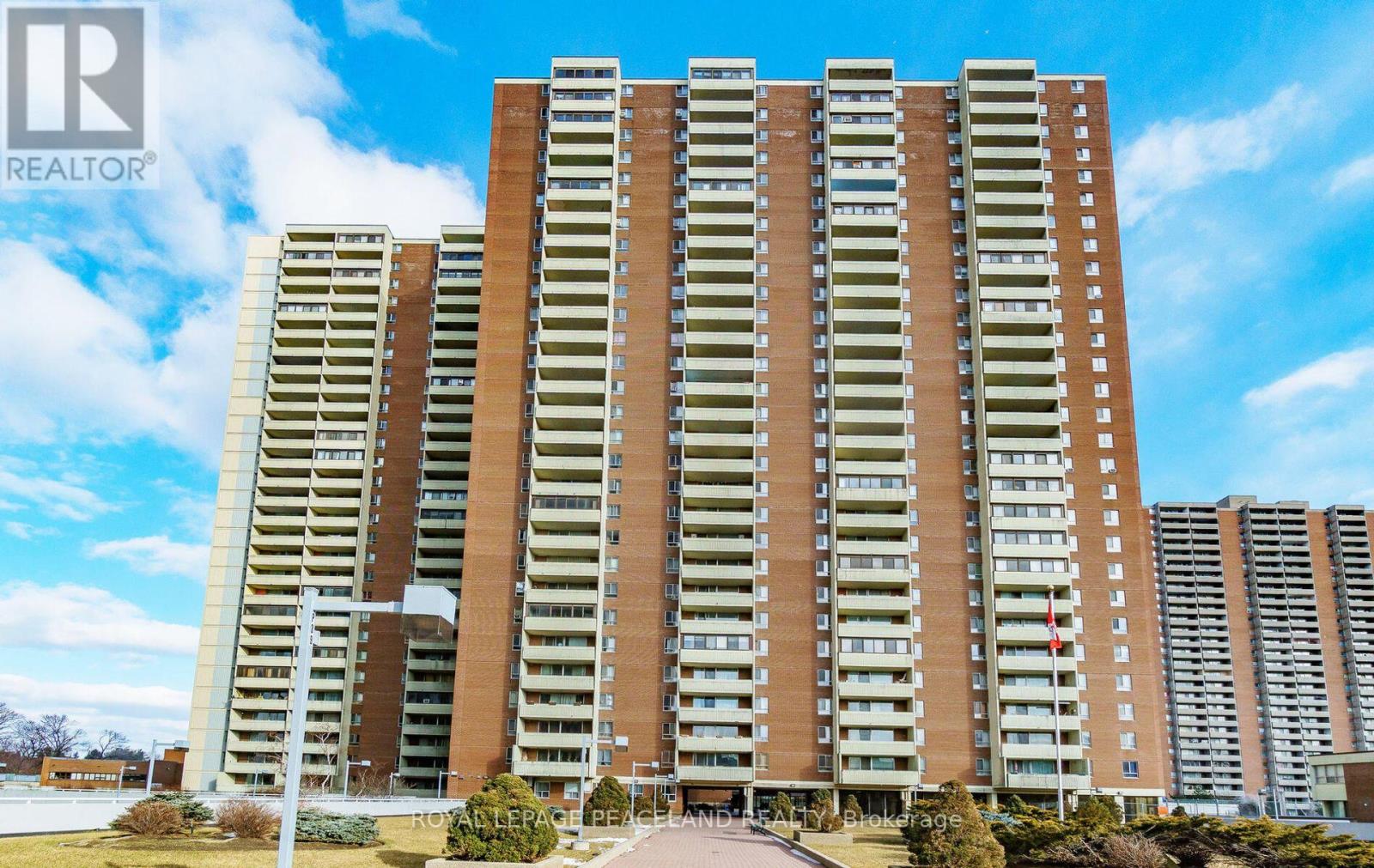 2410 - 5 MASSEY SQUARE, Toronto, Ontario