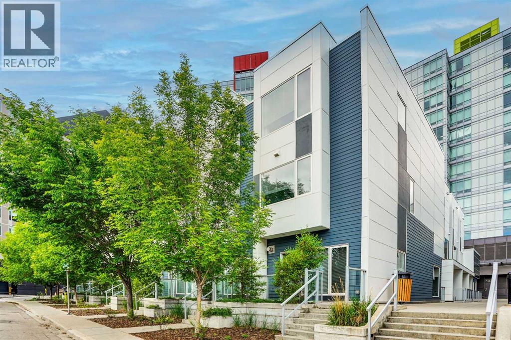 207, 20 Brentwood Common NW, Calgary, Alberta