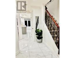 39 LAIDLAW DRIVE, Barrie, Ontario
