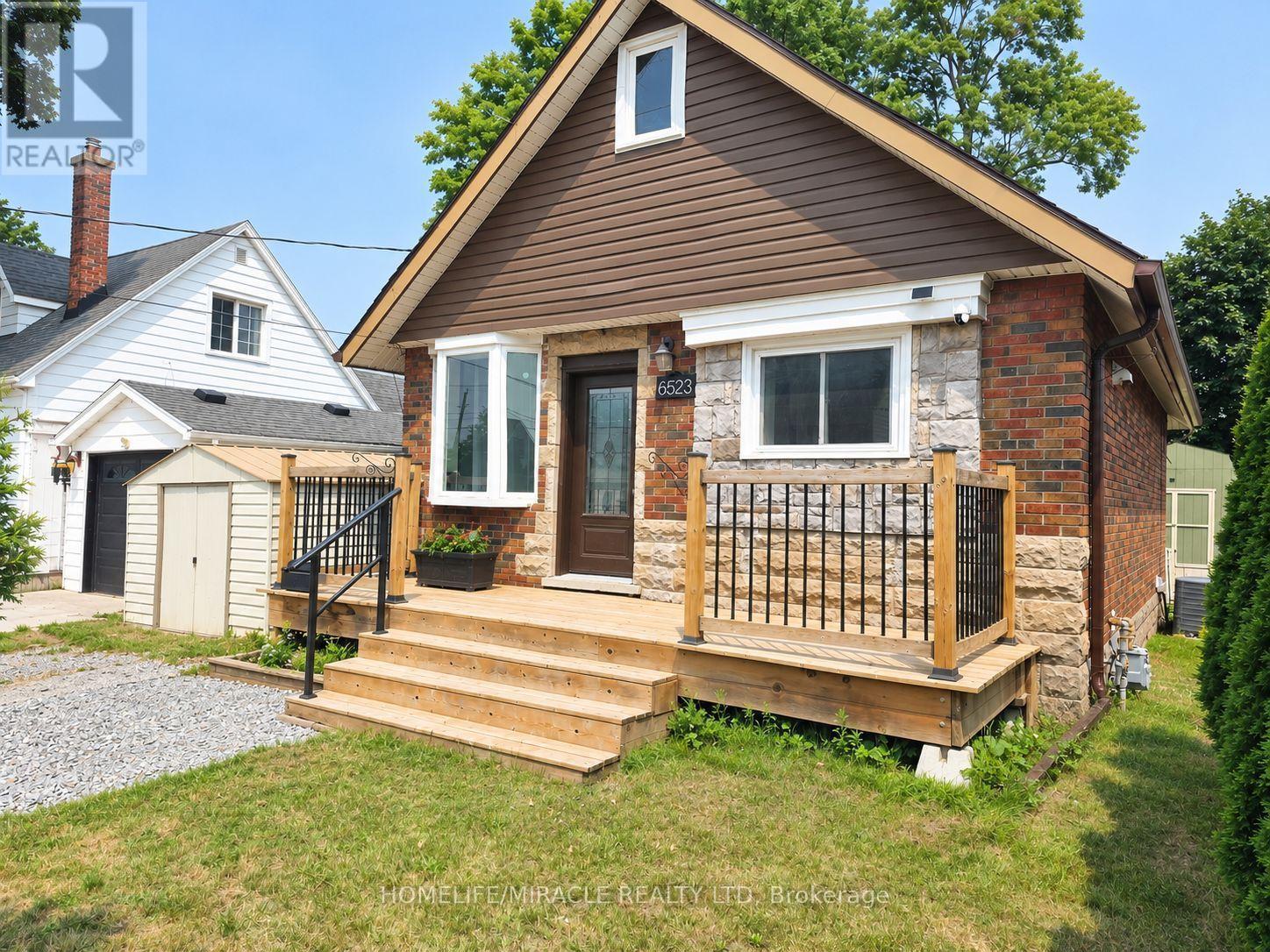 Main - 6523 Barker Street, Niagara Falls, Ontario  L2G 1Y6 - Photo 3 - X13615202