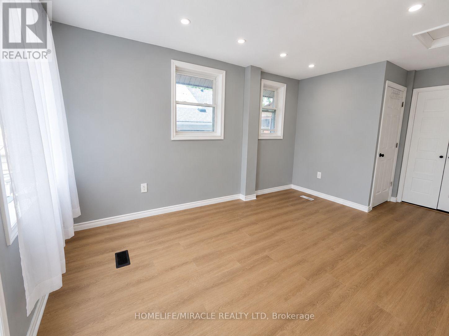 Main - 6523 Barker Street, Niagara Falls, Ontario  L2G 1Y6 - Photo 5 - X13615202