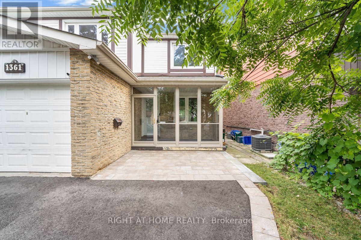1361 Brands Court, Pickering, Ontario  L1V 2T2 - Photo 2 - E13615238