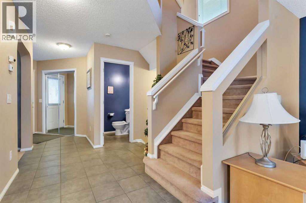 15 Saddletree Drive Ne, Calgary, Alberta  T3J 5C7 - Photo 5 - A2313777