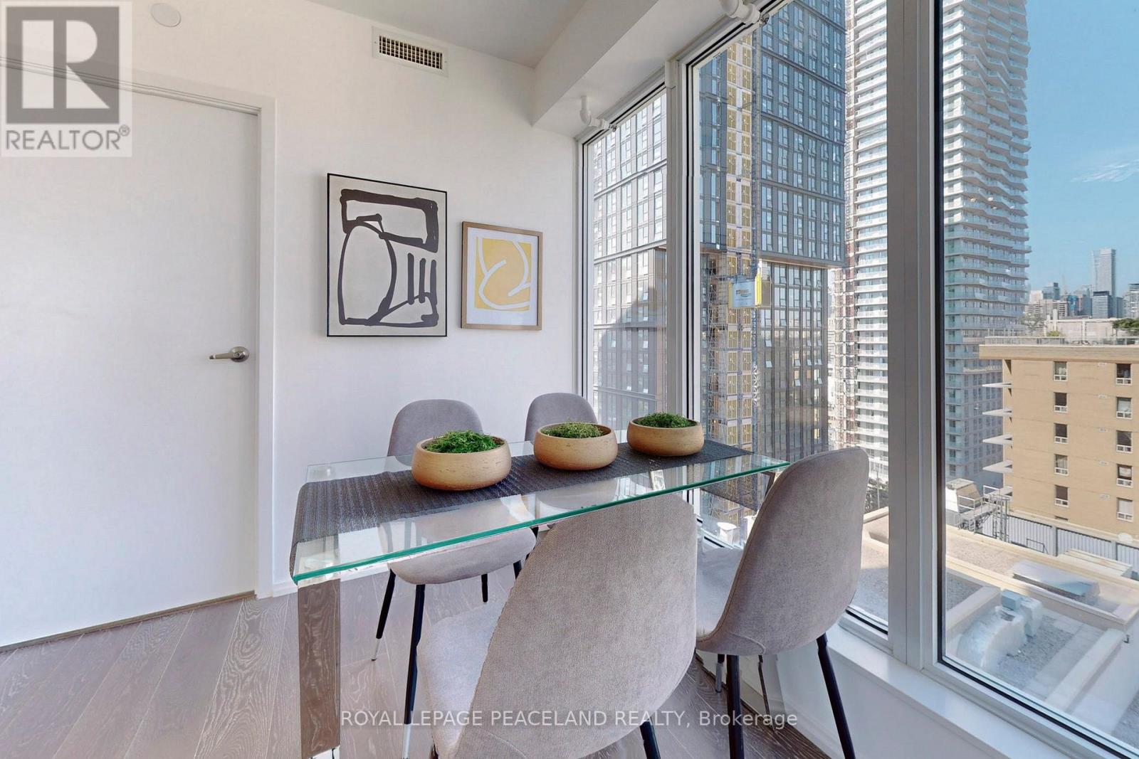 1810 - 68 Shuter Street, Toronto, Ontario  M5B 1B4 - Photo 9 - C13615276