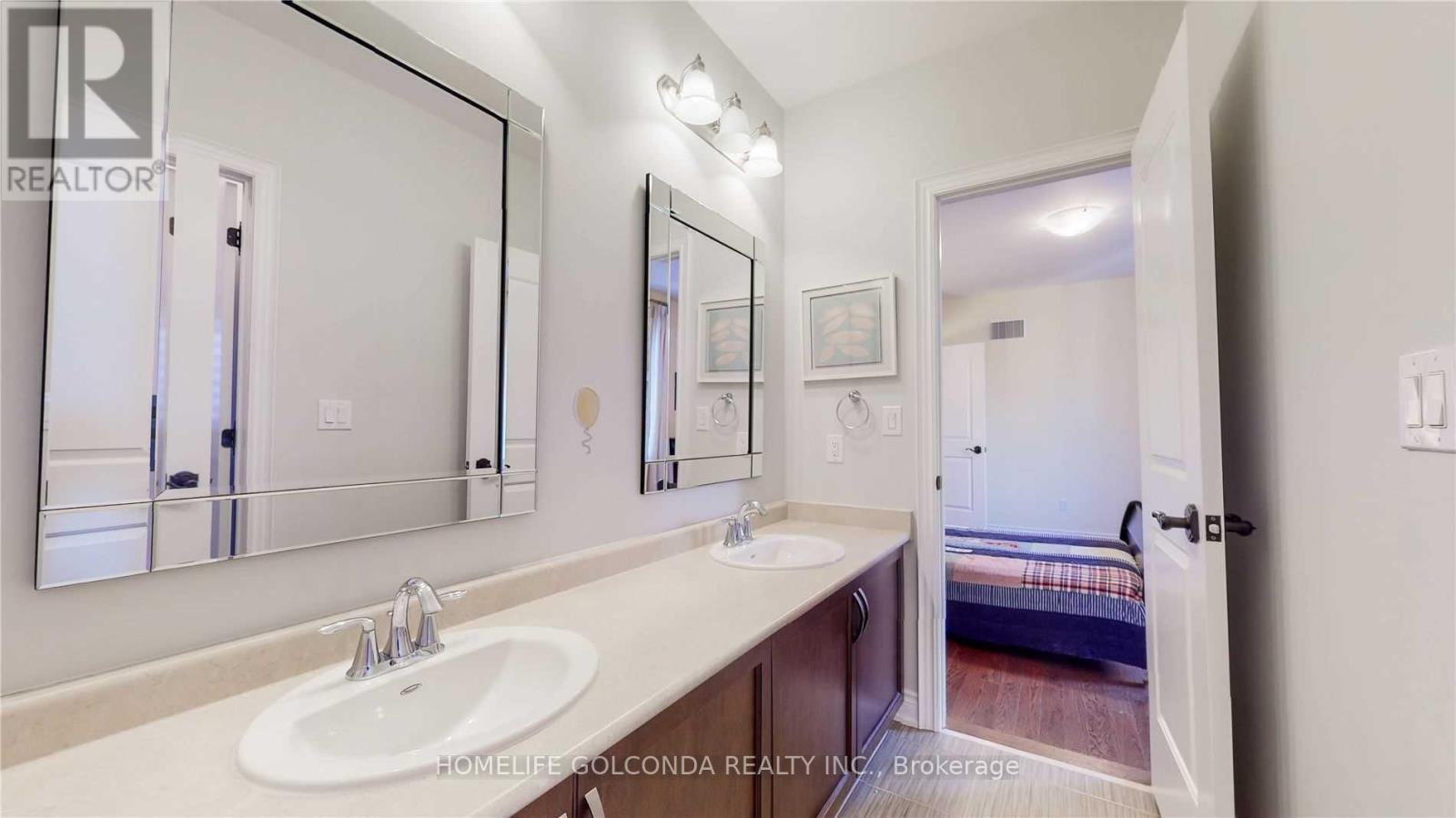 28 Stollery Pond Crescent, Markham, Ontario  L6C 0V1 - Photo 27 - N13615286