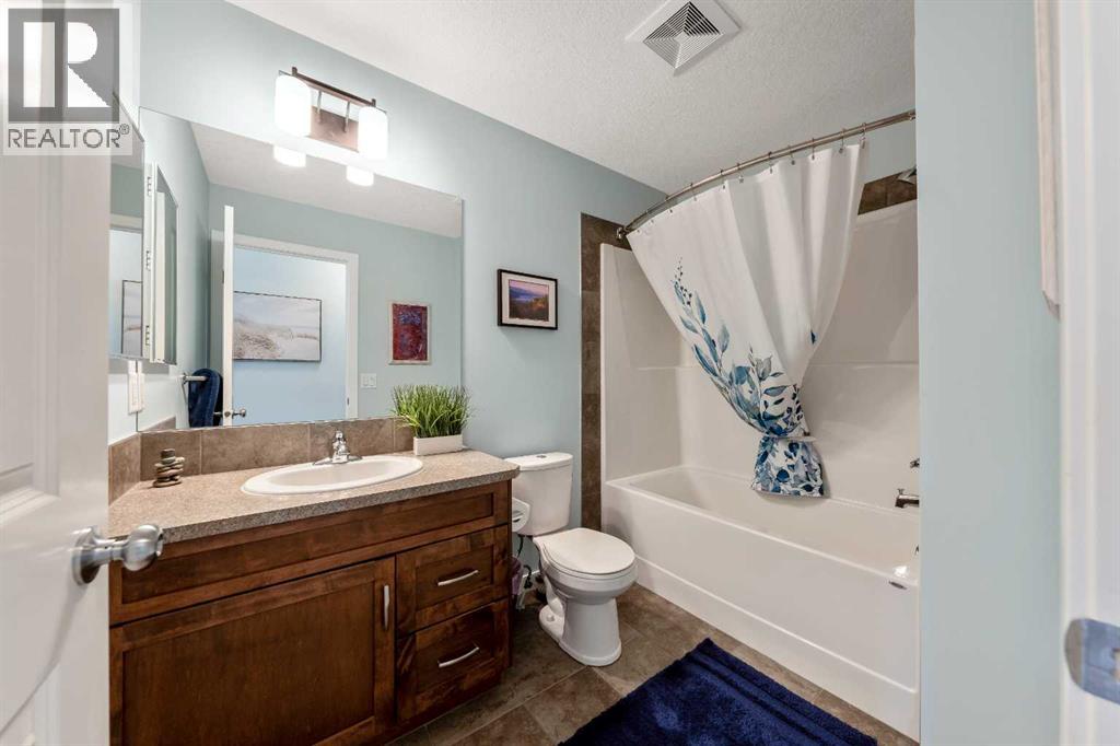 1065 Hillcrest Lane Sw, Airdrie, Alberta  T4B 3R6 - Photo 18 - A2323387