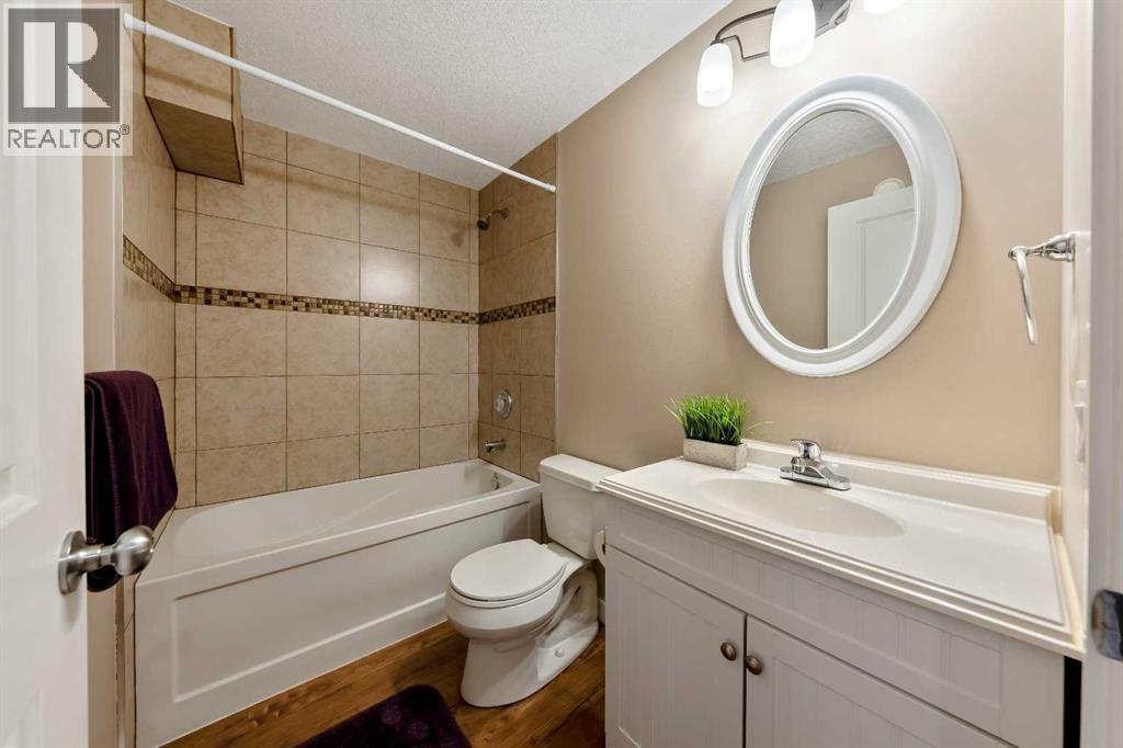 1065 Hillcrest Lane Sw, Airdrie, Alberta  T4B 3R6 - Photo 23 - A2323387