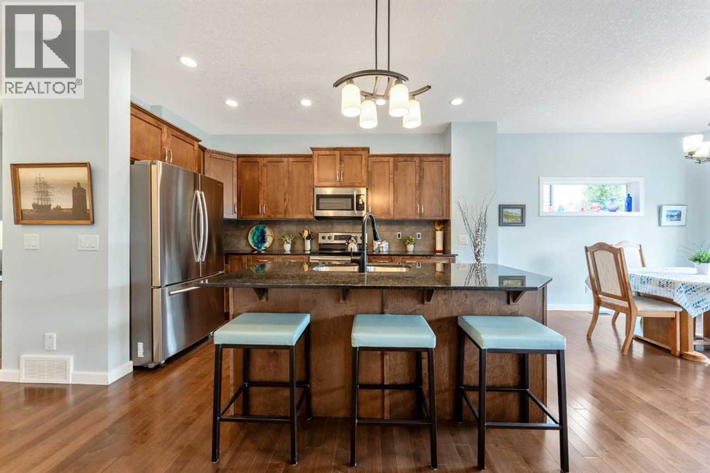 1065 Hillcrest Lane Sw, Airdrie, Alberta  T4B 3R6 - Photo 4 - A2323387