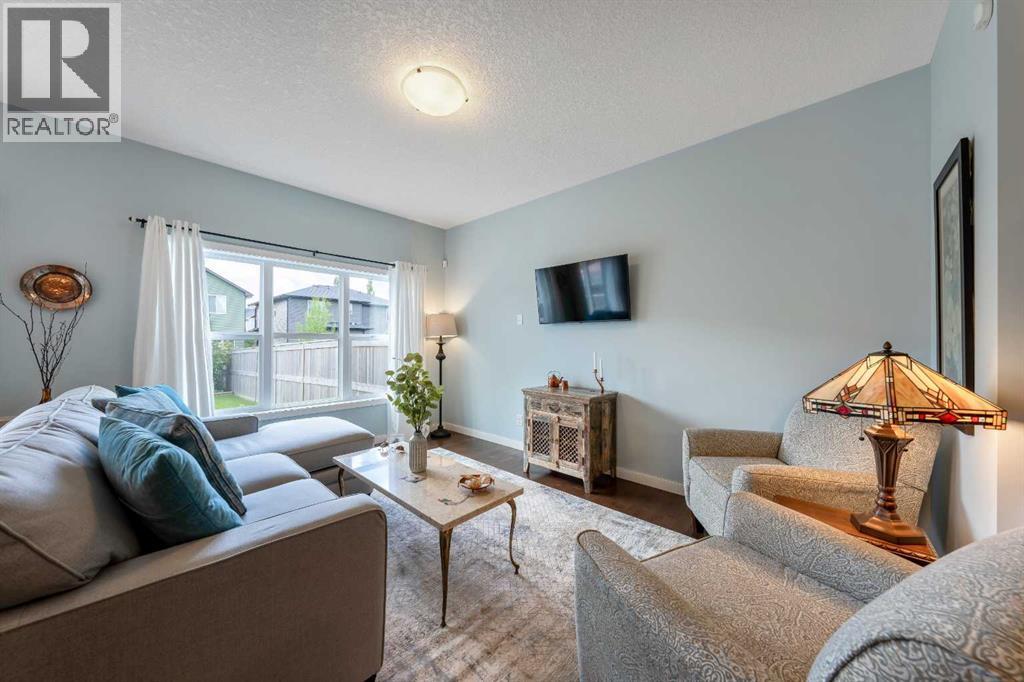 1065 Hillcrest Lane Sw, Airdrie, Alberta  T4B 3R6 - Photo 8 - A2323387