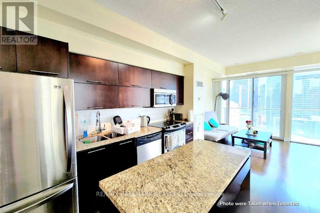 2703 - 126 Simcoe Street, Toronto, Ontario  M5H 4E6 - Photo 4 - C13614010
