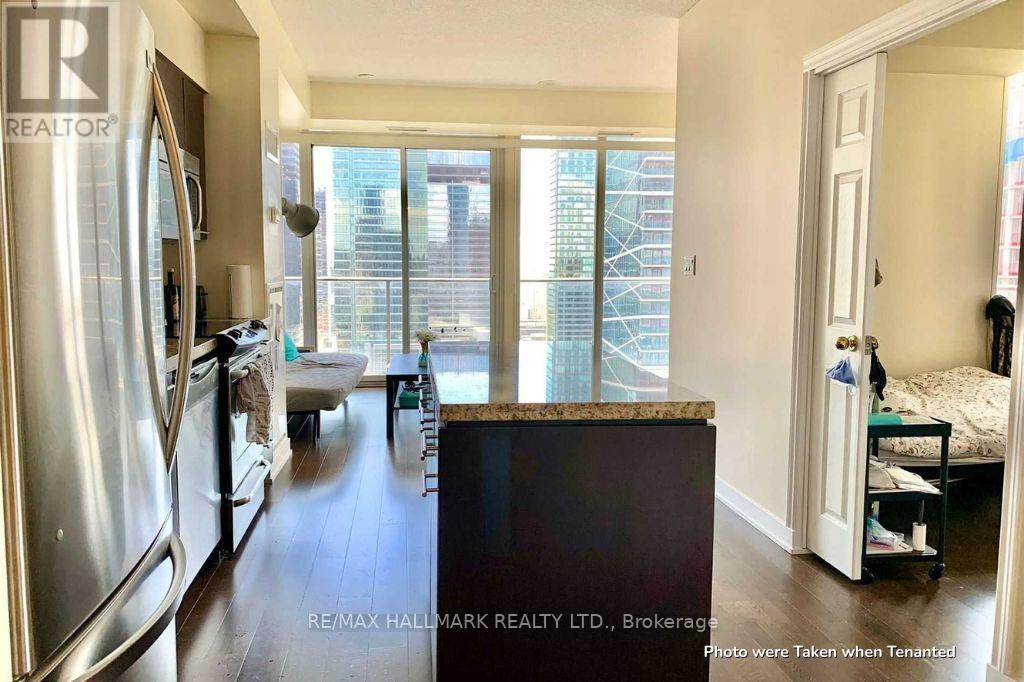 2703 - 126 Simcoe Street, Toronto, Ontario  M5H 4E6 - Photo 3 - C13614010
