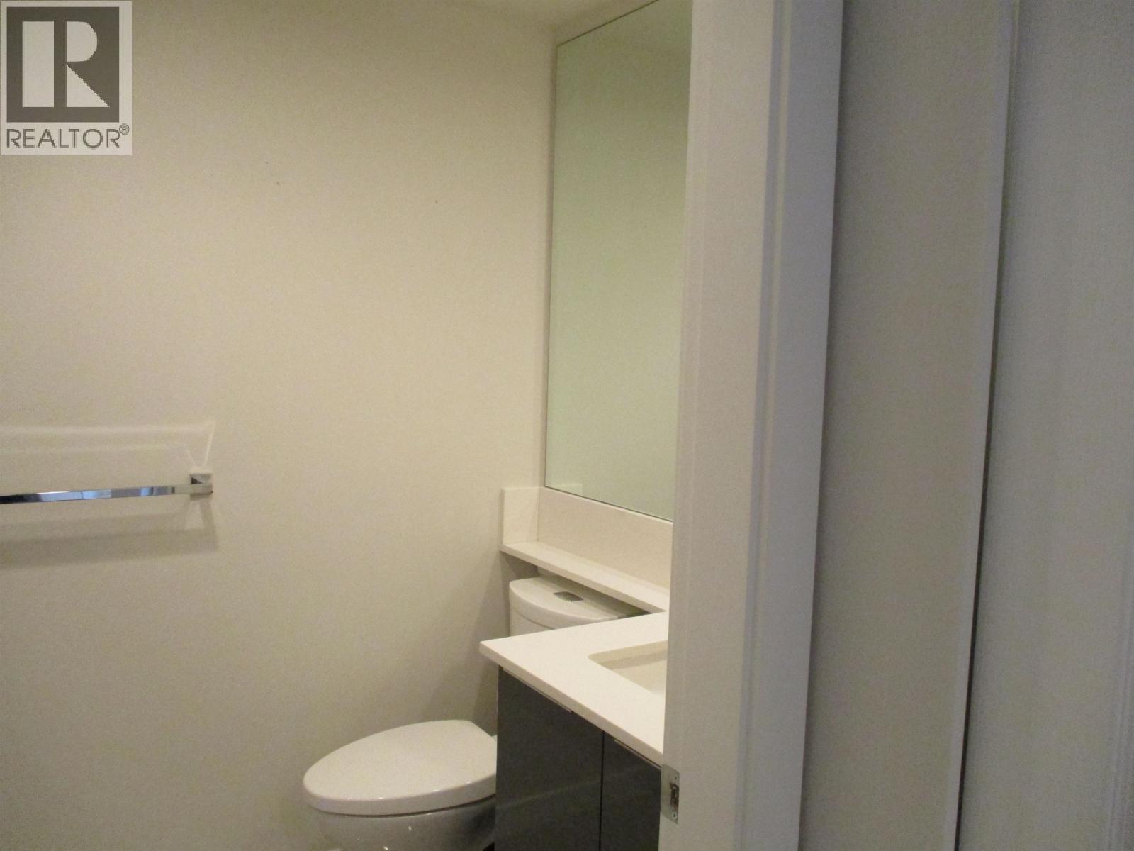 2304 3100 Windsor Gate, Coquitlam, British Columbia  V3B 0P3 - Photo 10 - R3150739
