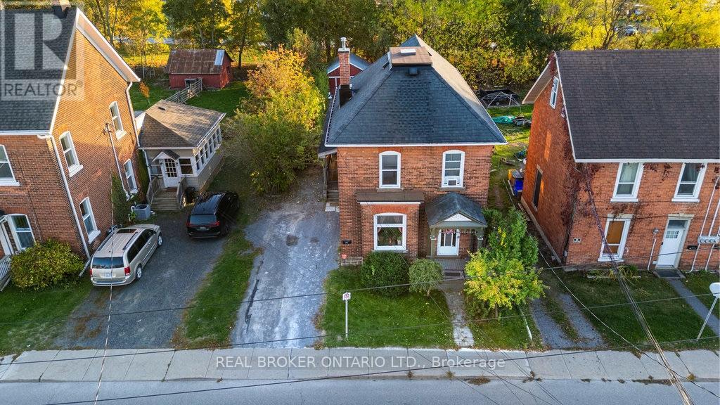 88 Moore Street, Carleton Place, Ontario  K7C 2R2 - Photo 2 - X13615320