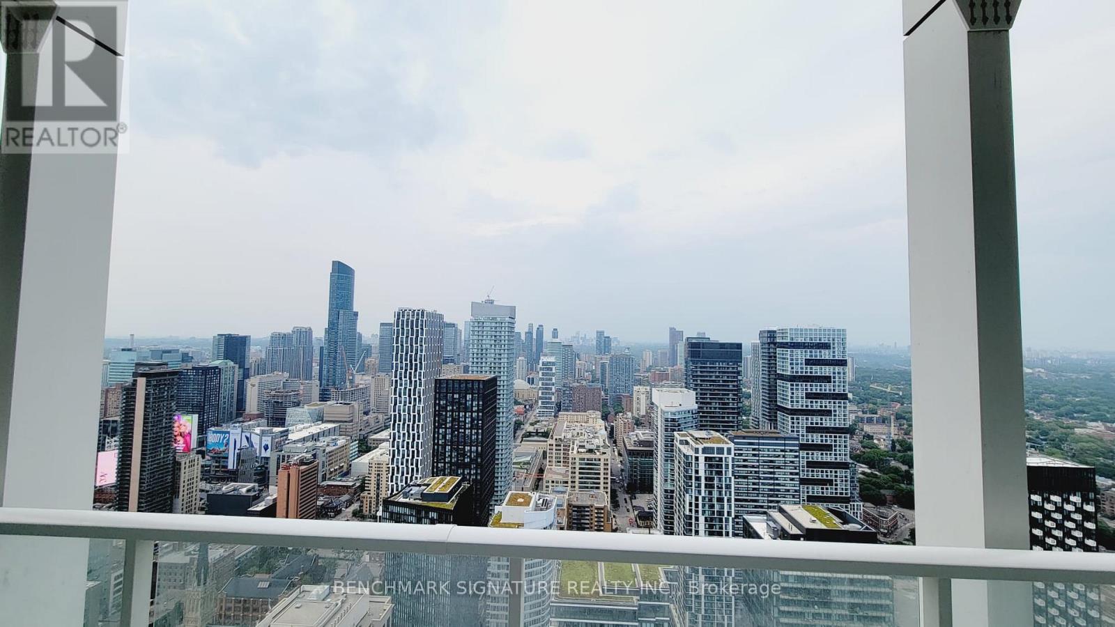 5515 - 88 QUEEN STREET E, Toronto, Ontario