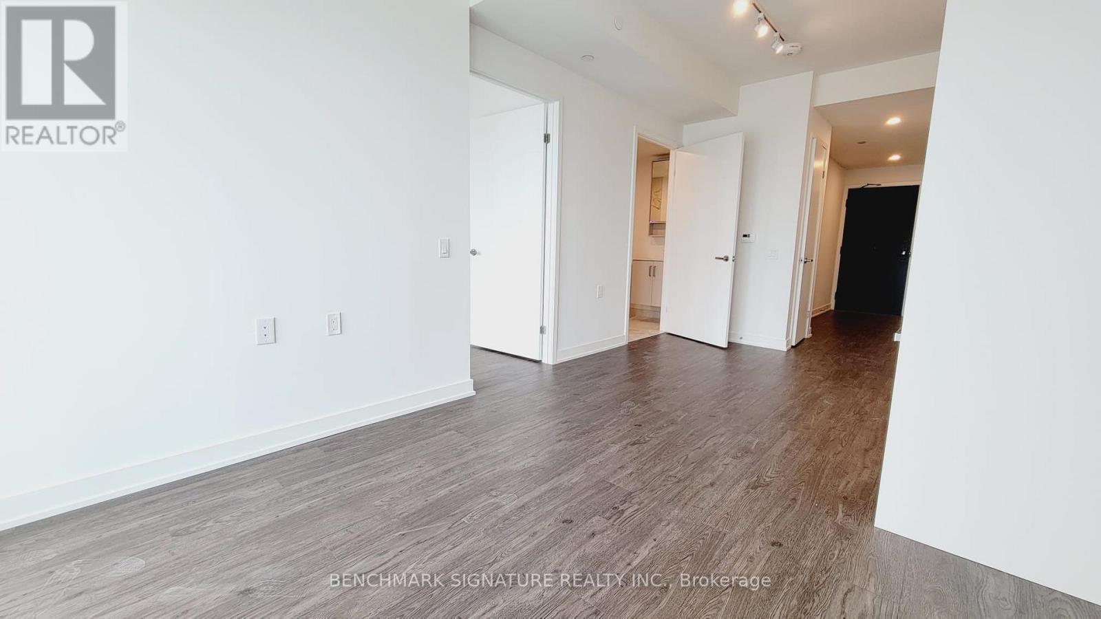 5515 - 88 Queen Street E, Toronto, Ontario  M5C 0B6 - Photo 11 - C13615306