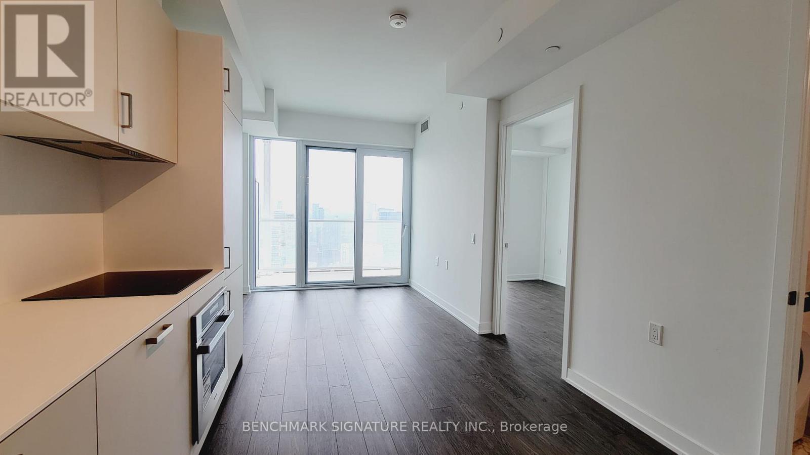5515 - 88 Queen Street E, Toronto, Ontario  M5C 0B6 - Photo 3 - C13615306