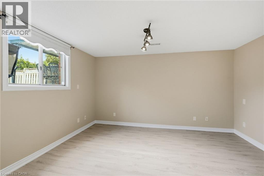 5 Manor Crescent, Grimsby, Ontario  L3M 5J9 - Photo 30 - 40846426