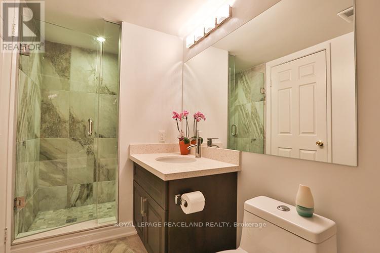 704 - 44 Gerrard Street W, Toronto, Ontario  M5G 2K2 - Photo 14 - C13615342