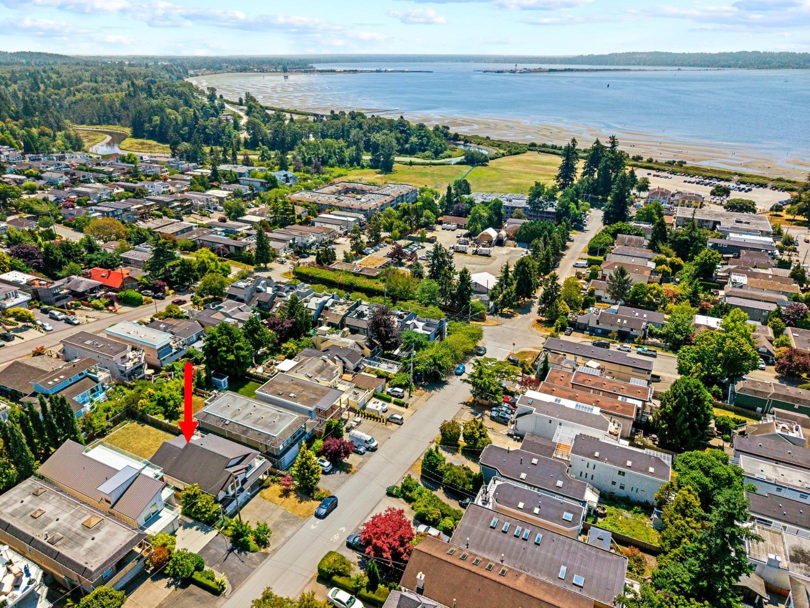 952 Kent Street, White Rock, British Columbia  V4B 4T1 - Photo 4 - R3142813