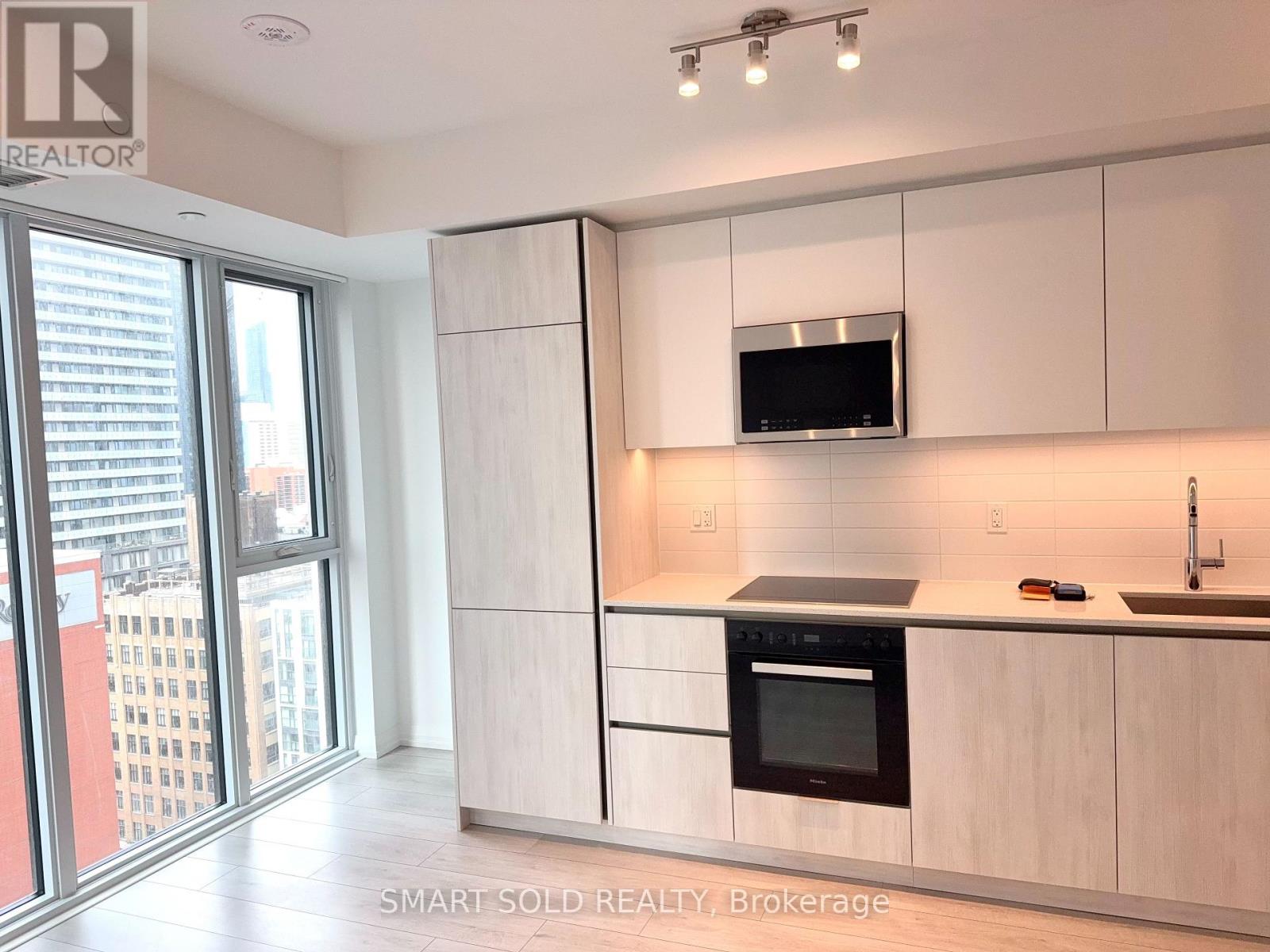 1901 - 400 King Street W, Toronto, Ontario  M5V 0X8 - Photo 3 - C13615392