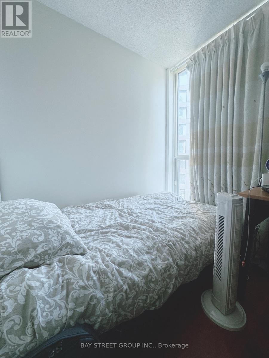 1512 - 24 Wellesley Street W, Toronto, Ontario  M4Y 2X6 - Photo 12 - C13615396