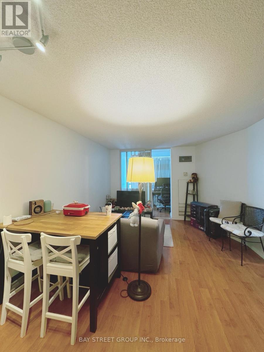 1512 - 24 Wellesley Street W, Toronto, Ontario  M4Y 2X6 - Photo 17 - C13615396