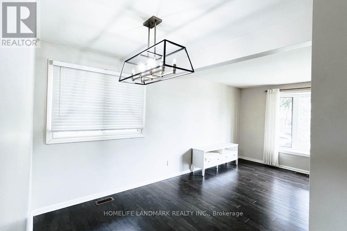 Main - 16 Lochinvar Crescent, Toronto, Ontario  M3A 3K1 - Photo 11 - C13615406