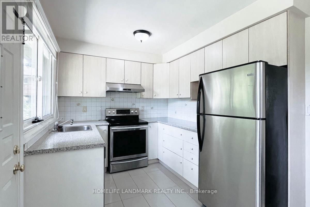 Main - 16 Lochinvar Crescent, Toronto, Ontario  M3A 3K1 - Photo 13 - C13615406