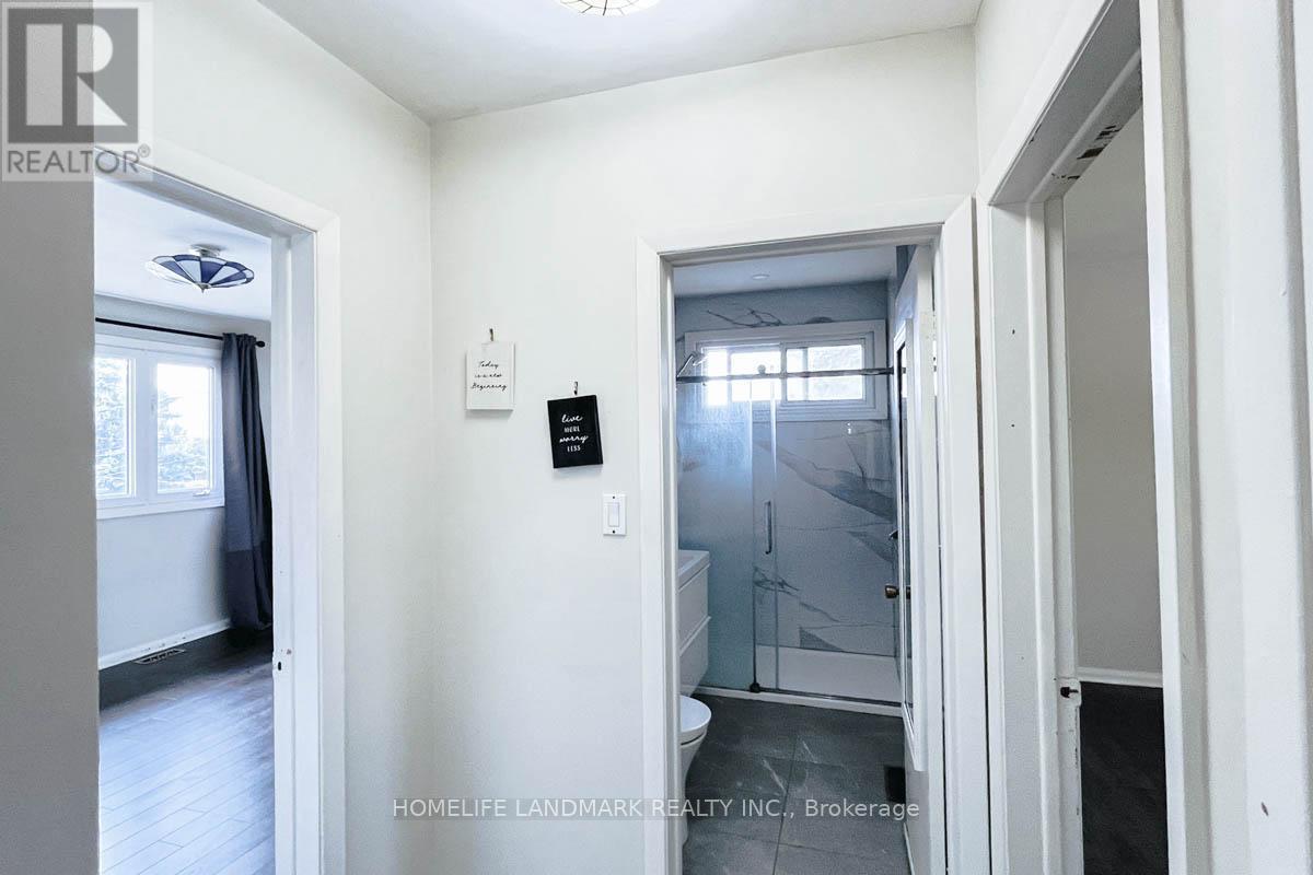 Main - 16 Lochinvar Crescent, Toronto, Ontario  M3A 3K1 - Photo 19 - C13615406