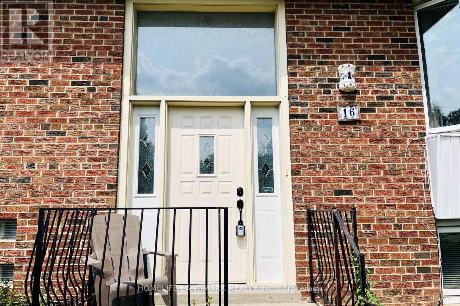 Main - 16 Lochinvar Crescent, Toronto, Ontario  M3A 3K1 - Photo 3 - C13615406