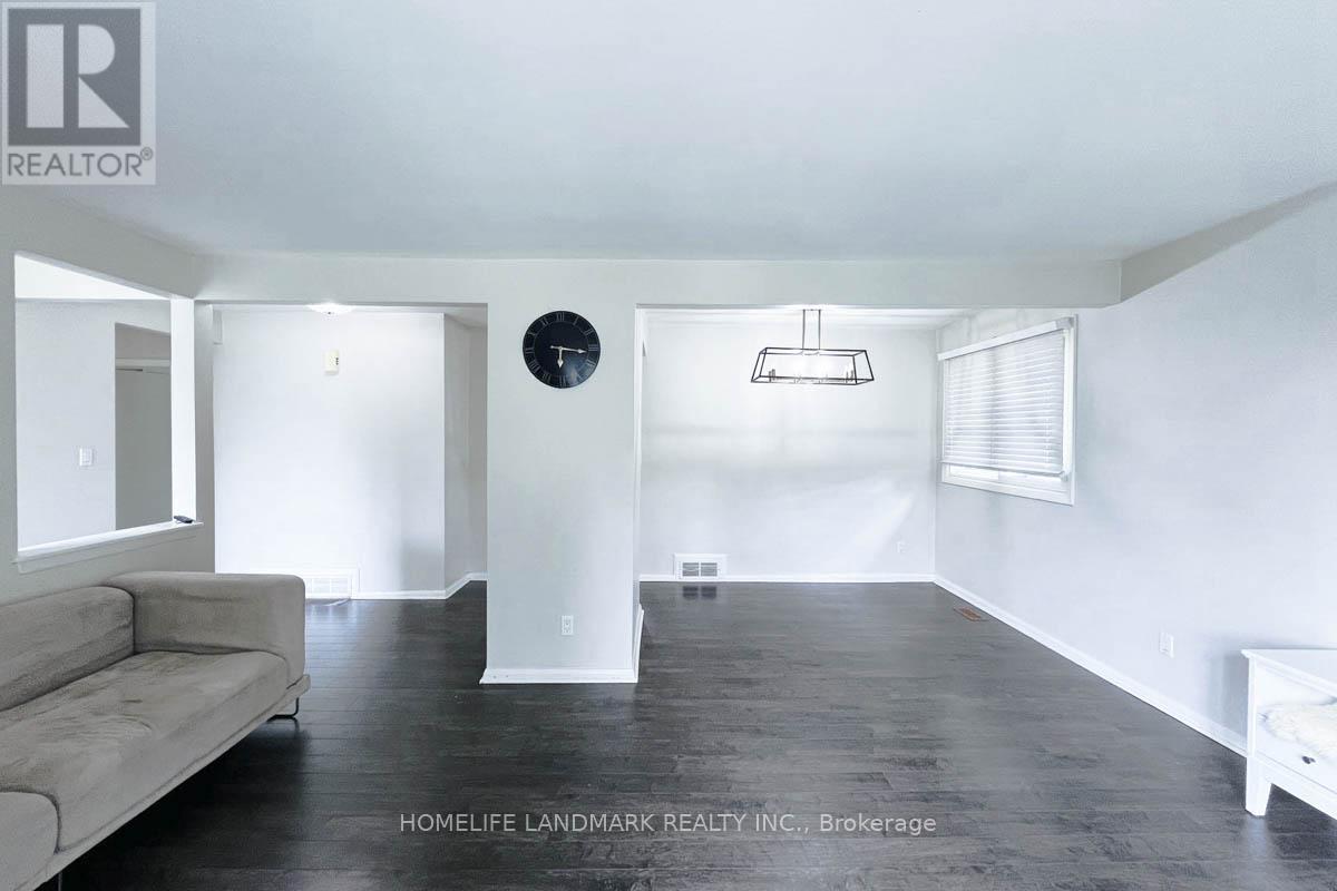 Main - 16 Lochinvar Crescent, Toronto, Ontario  M3A 3K1 - Photo 6 - C13615406