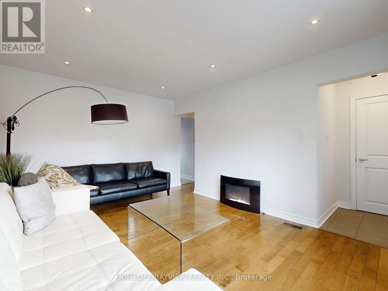 60 Bevdale Road, Toronto, Ontario  M2R 1L7 - Photo 4 - C13615412