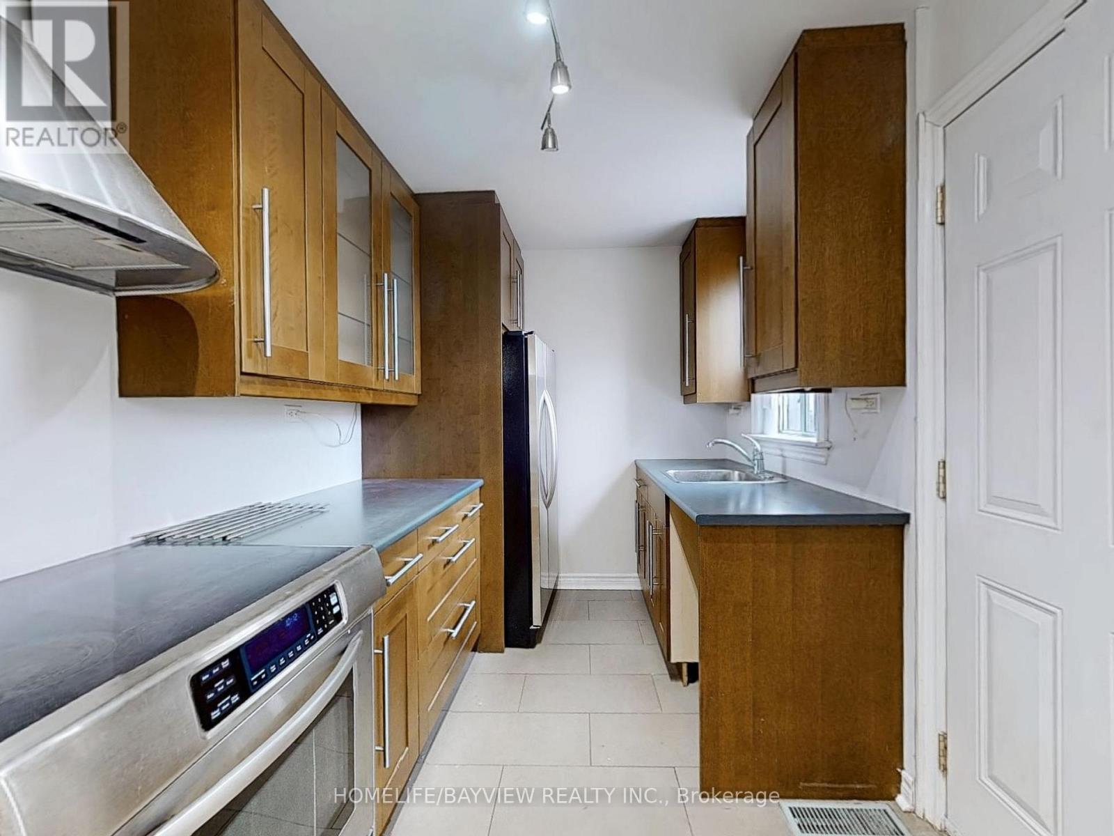 60 Bevdale Road, Toronto, Ontario  M2R 1L7 - Photo 7 - C13615412