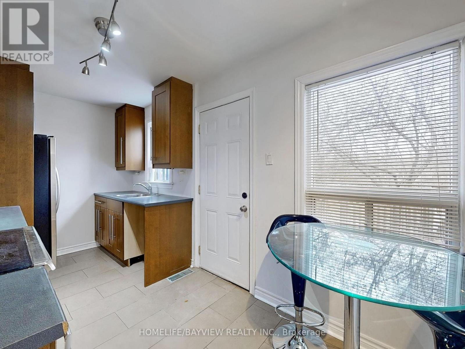 60 Bevdale Road, Toronto, Ontario  M2R 1L7 - Photo 8 - C13615412