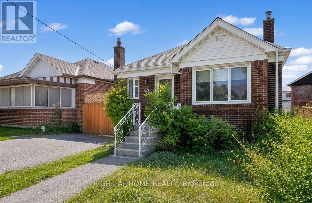 1788 Keele Street, Toronto, Ontario  M6M 3X1 - Photo 2 - W13615408