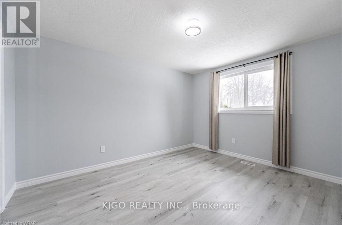 Upper - 4 Markwood Drive, Kitchener, Ontario  N2M 2H4 - Photo 14 - X13615414