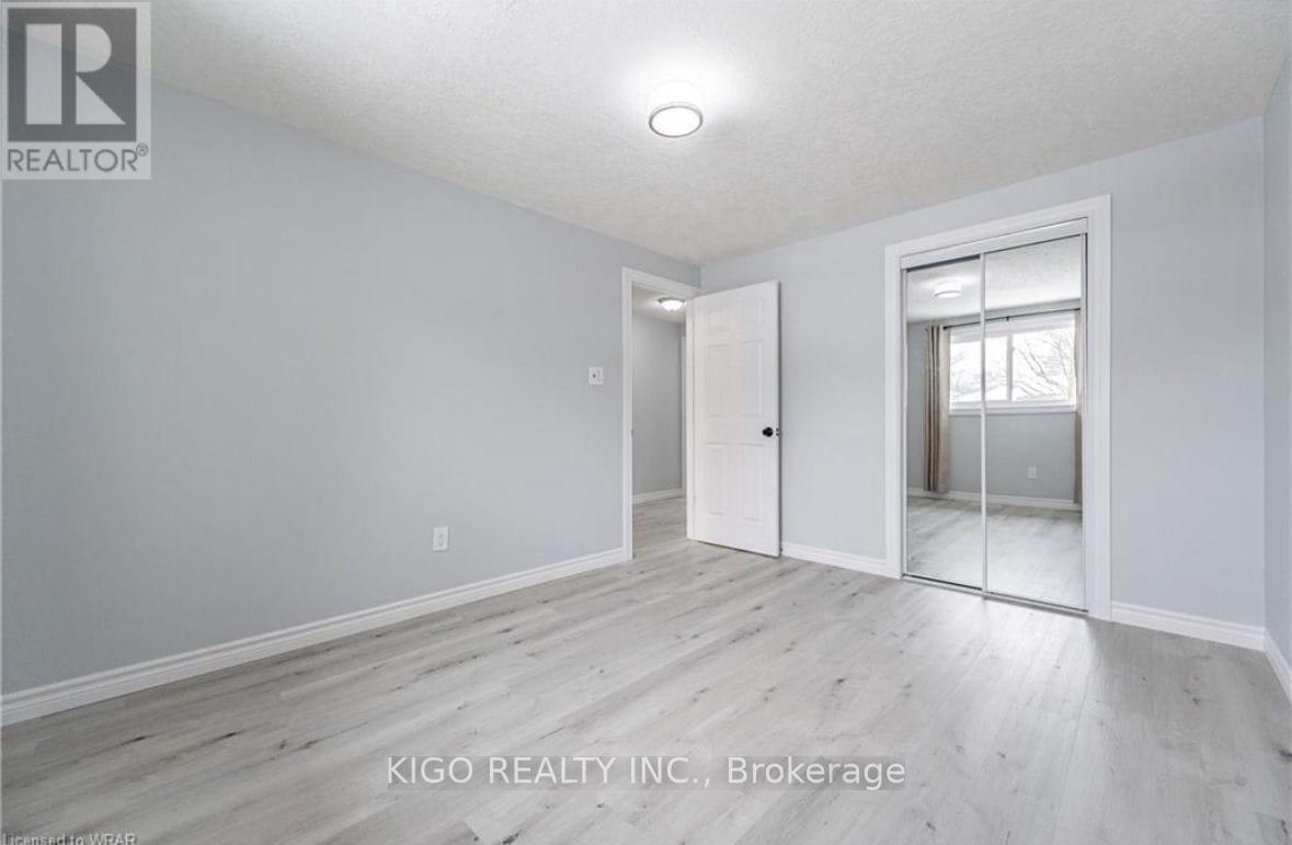 Upper - 4 Markwood Drive, Kitchener, Ontario  N2M 2H4 - Photo 15 - X13615414
