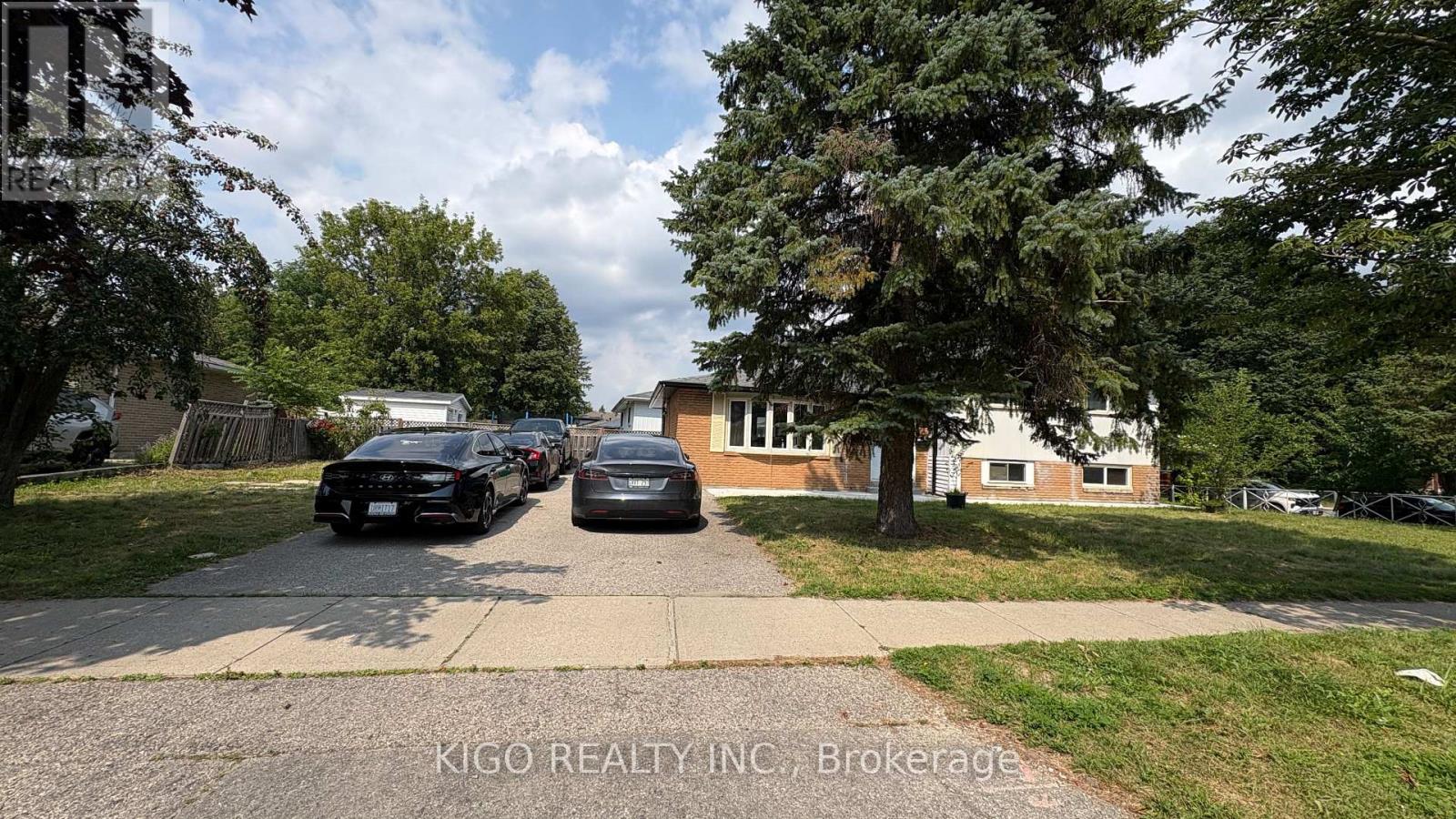 Upper - 4 Markwood Drive, Kitchener, Ontario  N2M 2H4 - Photo 2 - X13615414
