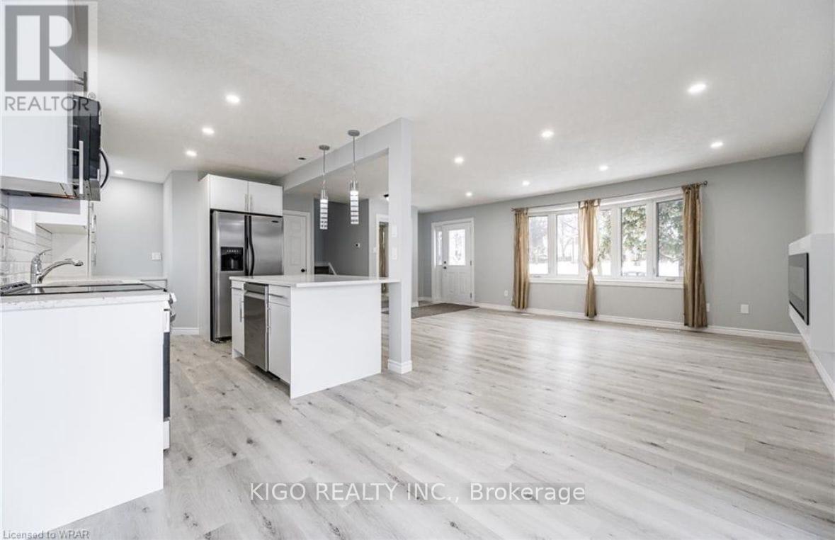 Upper - 4 Markwood Drive, Kitchener, Ontario  N2M 2H4 - Photo 5 - X13615414