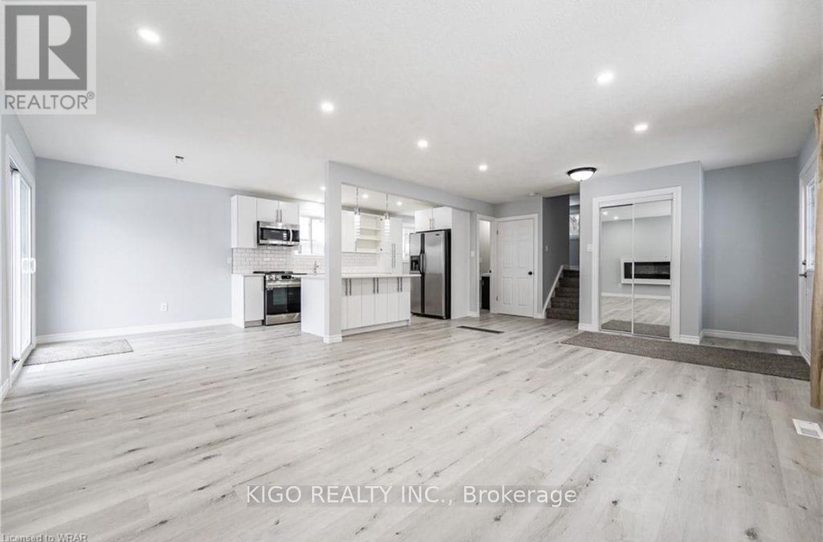 Upper - 4 Markwood Drive, Kitchener, Ontario  N2M 2H4 - Photo 6 - X13615414