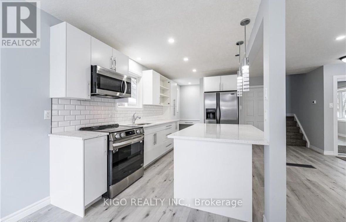 Upper - 4 Markwood Drive, Kitchener, Ontario  N2M 2H4 - Photo 8 - X13615414
