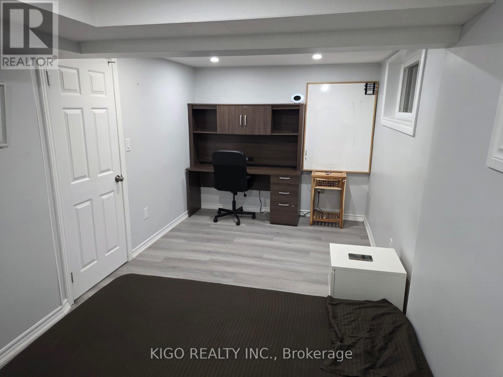 Lower - 4 Markwood Drive, Kitchener, Ontario  N2M 2H4 - Photo 11 - X13615418