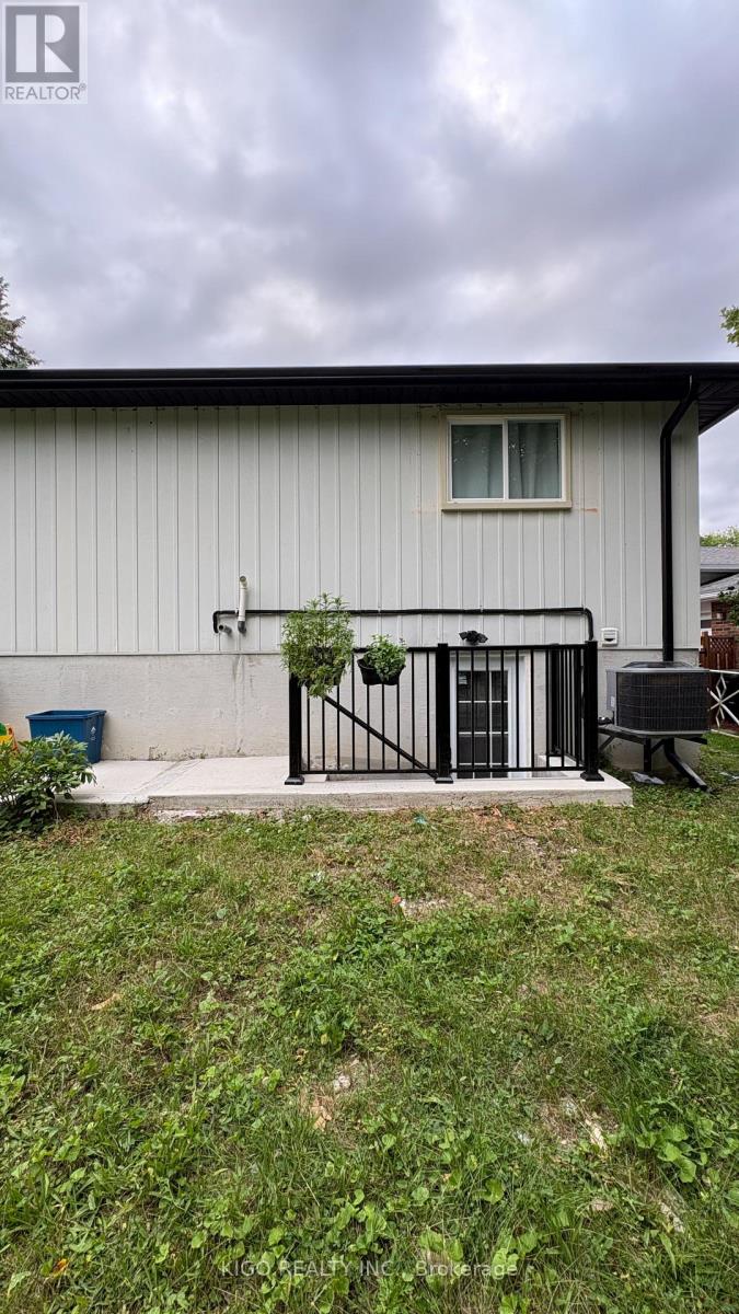 Lower - 4 Markwood Drive, Kitchener, Ontario  N2M 2H4 - Photo 4 - X13615418