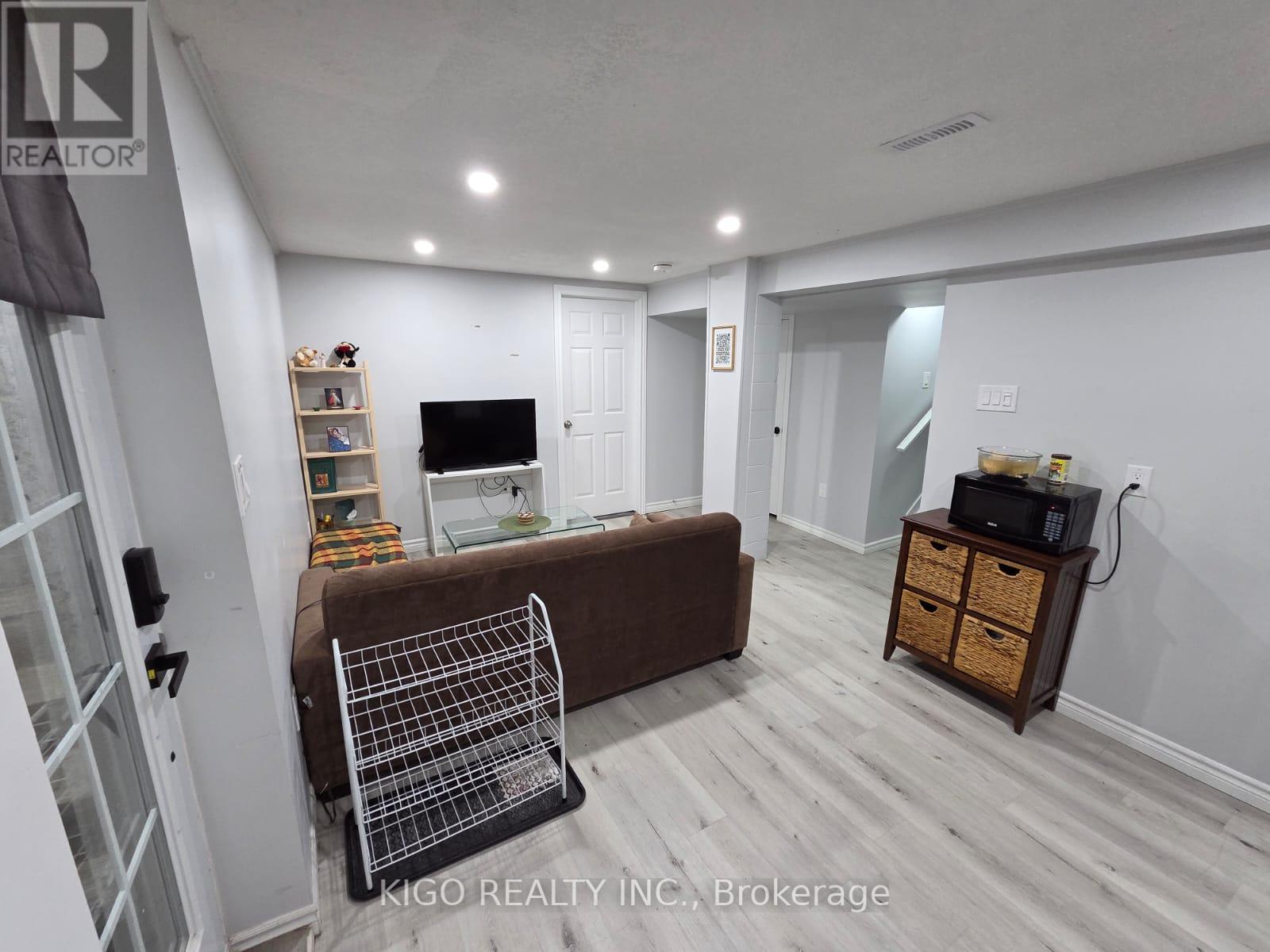 Lower - 4 Markwood Drive, Kitchener, Ontario  N2M 2H4 - Photo 5 - X13615418