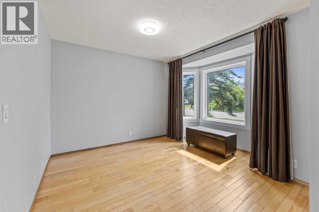 226 Sandstone Drive NW, Calgary, Alberta  T3K 3B9 - Photo 12 - A2331972