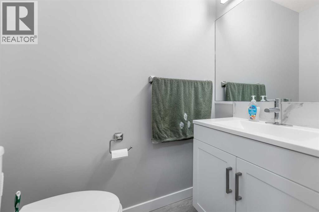 226 Sandstone Drive NW, Calgary, Alberta  T3K 3B9 - Photo 8 - A2331972