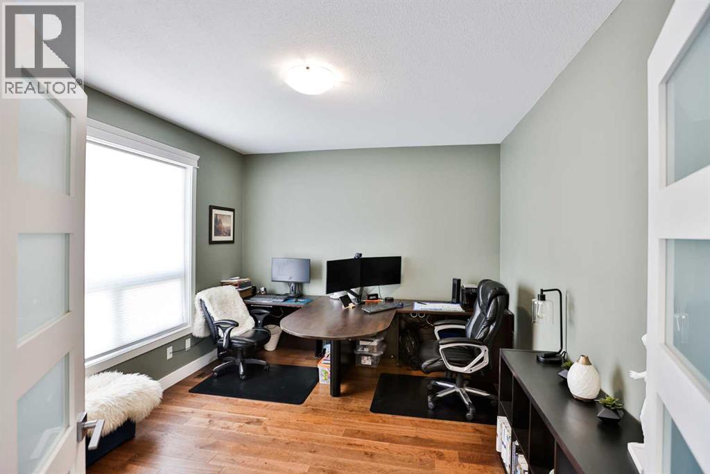 19 S 300 W, Raymond, Alberta  T0K 2S0 - Photo 3 - A2310471
