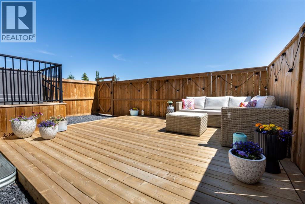 250 Halifax Close, Penhold, Alberta  T0M 1R0 - Photo 8 - A2325389